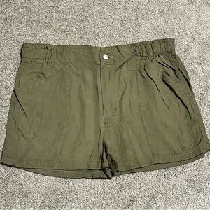 Olive Green Women’s Casual Shorts Size X-Large